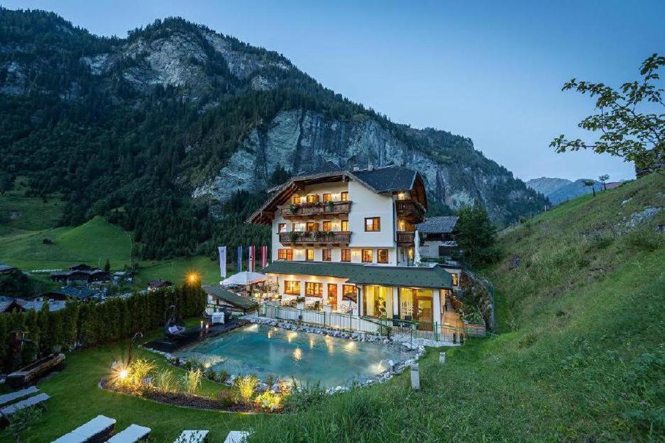 Naturhotel Huettenwirt Im Grossarltal Hüttschlag Exterior foto